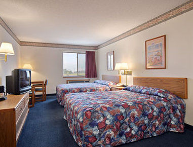 Super 8 By Wyndham Beloit Hotel Стая снимка