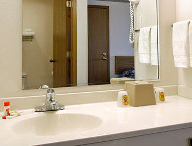 Super 8 By Wyndham Beloit Hotel Стая снимка